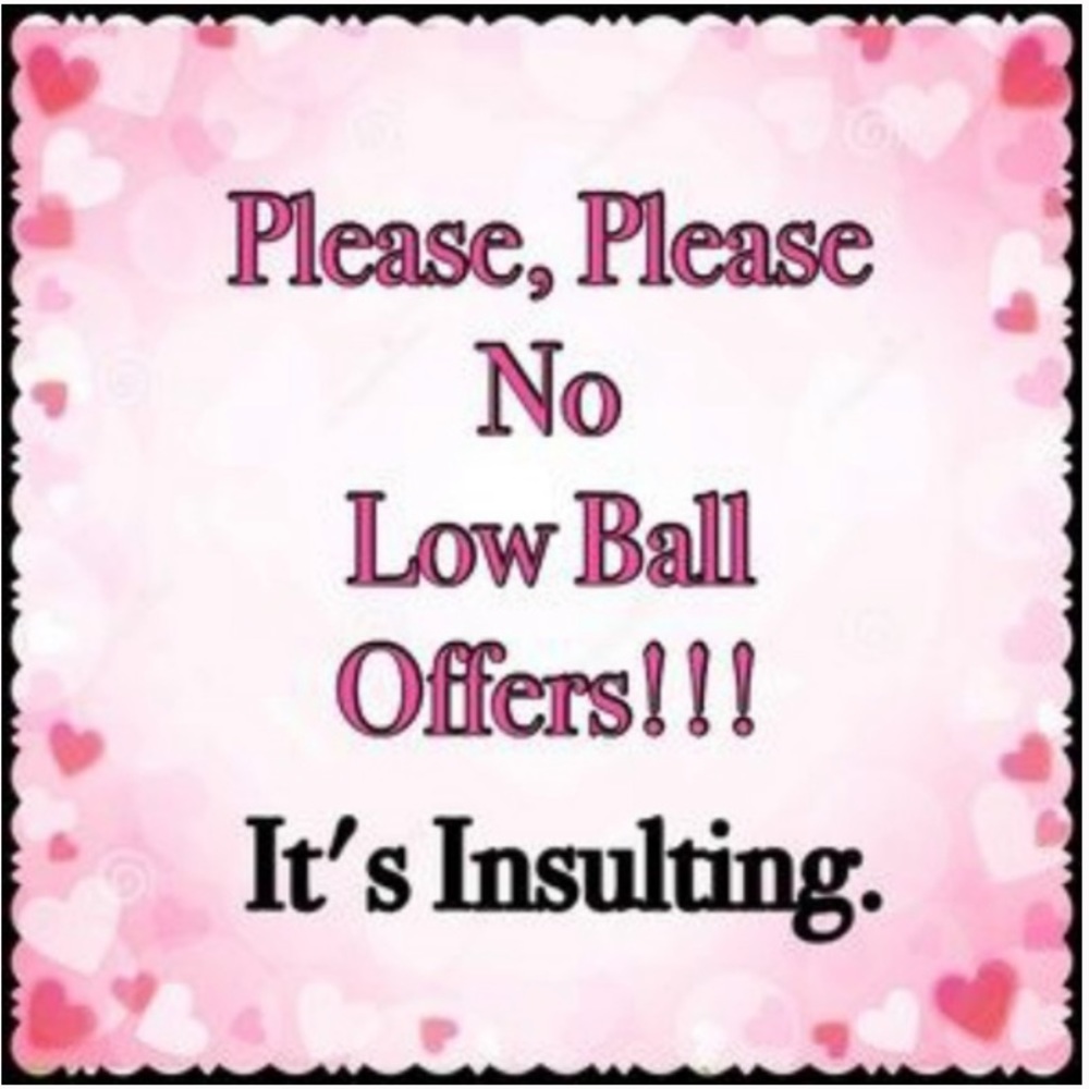 🚫NO LOWBALL OFFERS🚫 POSH TAKES 20% IN FEES🚫